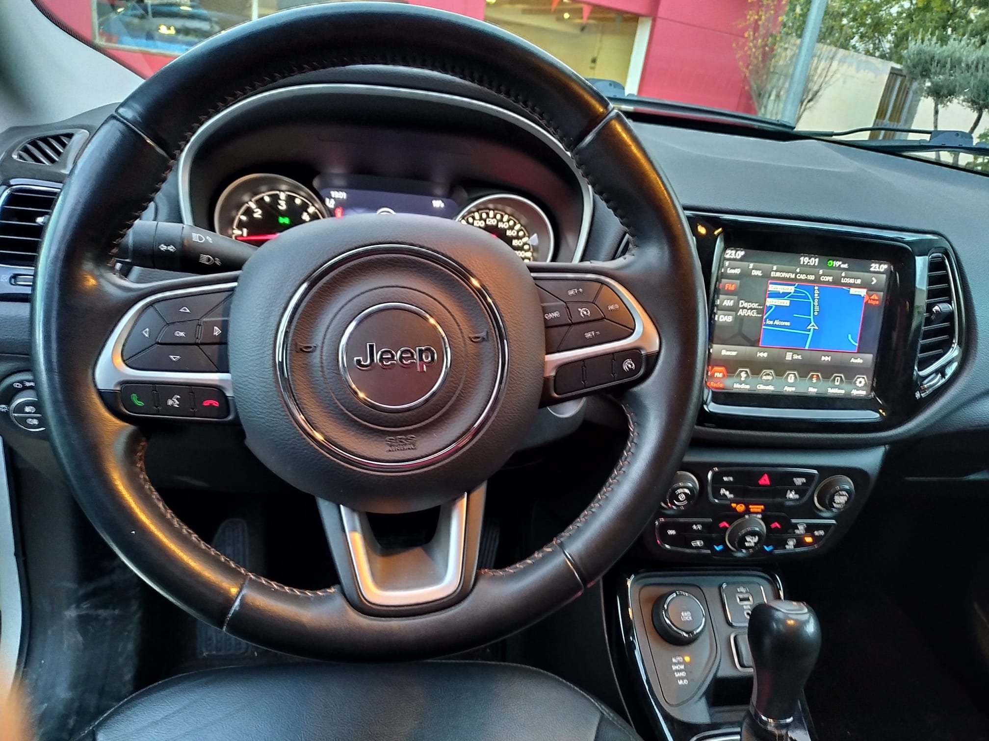 WhatsApp Image 2025-10-24 at 19.04.33